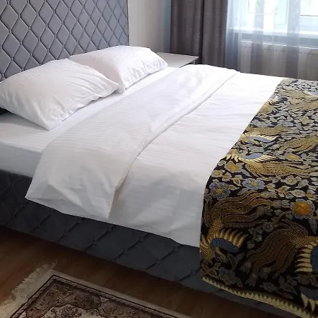 Apartment House, Garden & Sauna. Free Parking. Train Stop-200 M. Sea-1 Km.