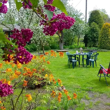 House, Garden & Sauna. Free Parking. Train Stop-200 M. Sea-1 Km. Apartment *