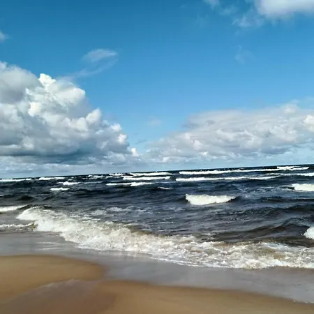 House, Garden & Sauna. Free Parking. Train Stop-200 M. Sea-1 Km. * Jurmala
