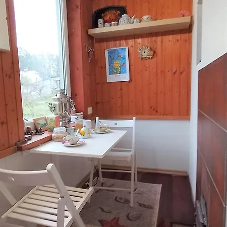 Apartment House, Garden & Sauna. Free Parking. Train Stop-200 M. Sea-1 Km.