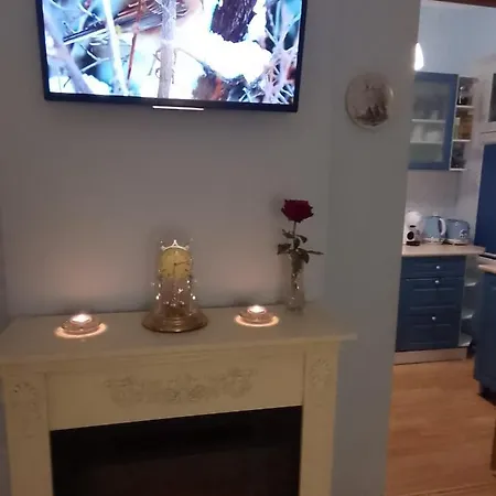 House, Garden & Sauna. Free Parking. Train Stop-200 M. Sea-1 Km. * Jurmala
